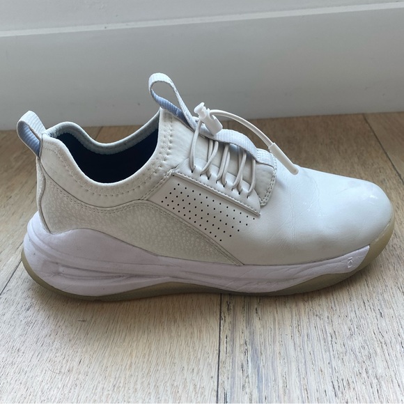 Women’s Clove Nursing Shoes - Picture 5 of 10